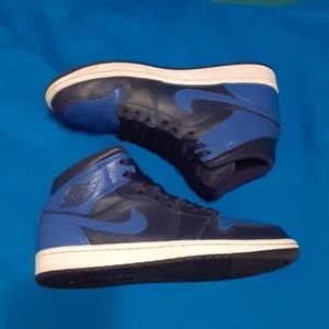 2017 jordan 1 mids "obsidian"